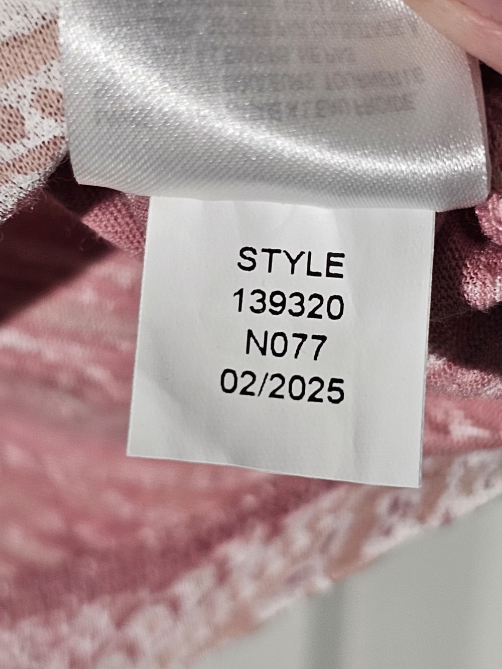 Lucky Brand Women’s Size L Pink Floral Semi-Sheer Border Print Short Sleeve... - Picture 7 of 8